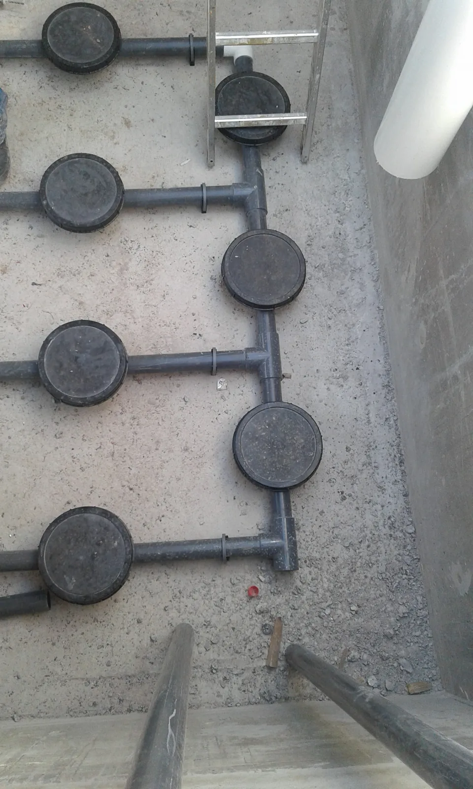 Parrilla de difusores en el reactor